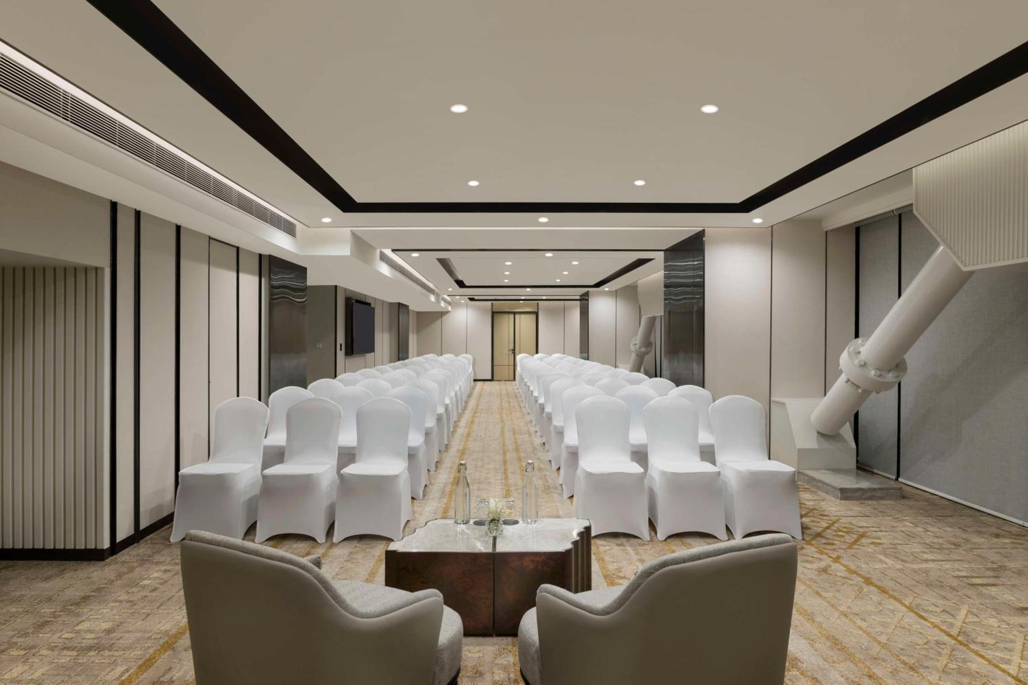 Отель Hilton Катманду Экстерьер фото